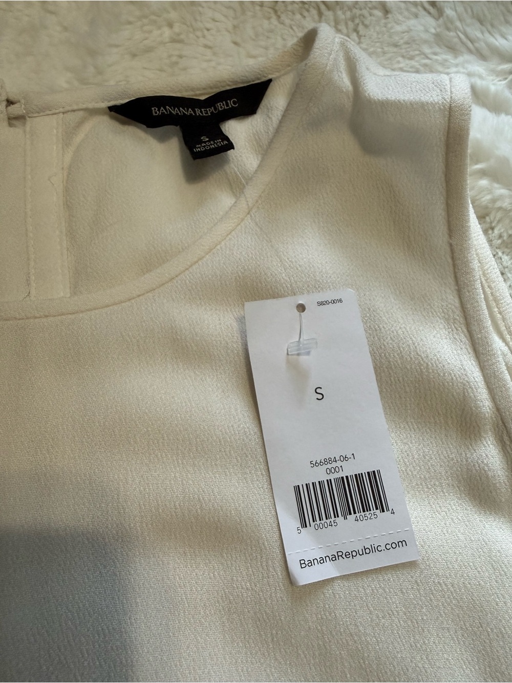 NWT Banana Republic Cream Tank Top With Button-up Back - Picture 2 of 4
